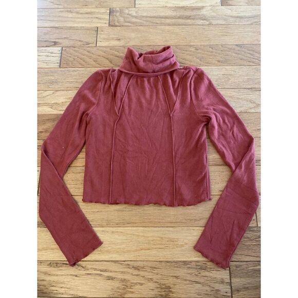 GB women's red cropped turtleneck long sleeve stretchy ribbed shirt size XS - Picture 1 of 7
